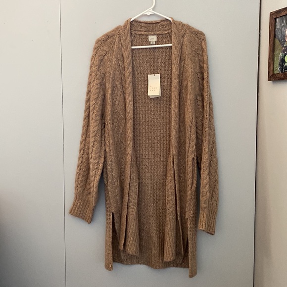 Over sized sweater. Brand new never worn - Picture 2 of 3